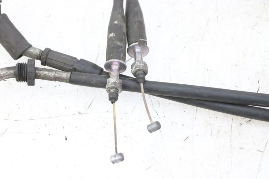 photo de CABLE ACCELERATEUR SUZUKI BURGMAN 125 (2015 - 2017) - Autre angle de vue