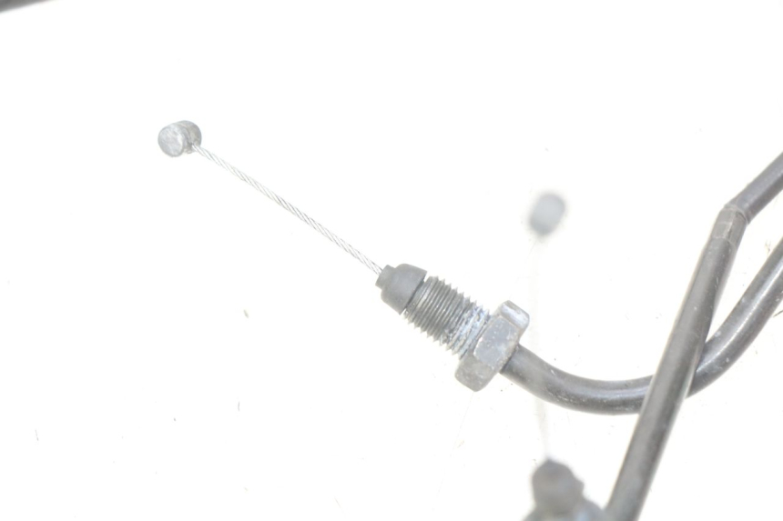 photo de CÂBLE ACCELERATEUR PIAGGIO VESPA GTS IGET ABS 125 (2017 - 2023) - Gros plan technique