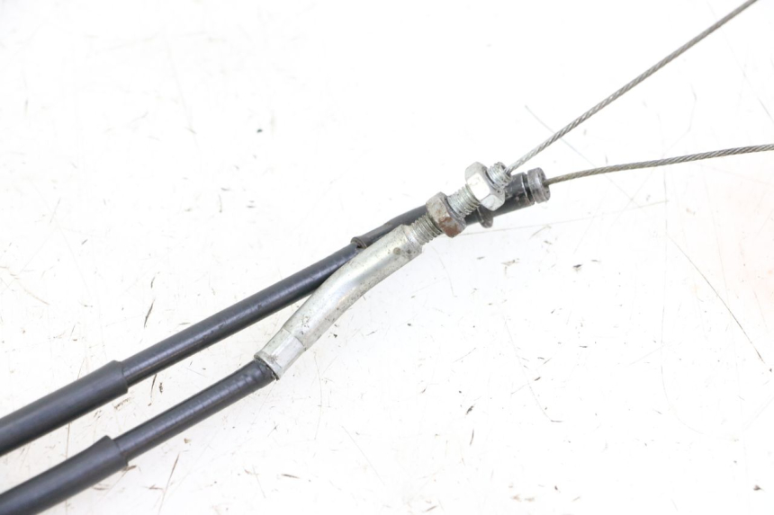 photo de CABLE ACCELERATEUR YAMAHA XJN DIVERSION 600 (2000 - 2003) - Gros plan technique