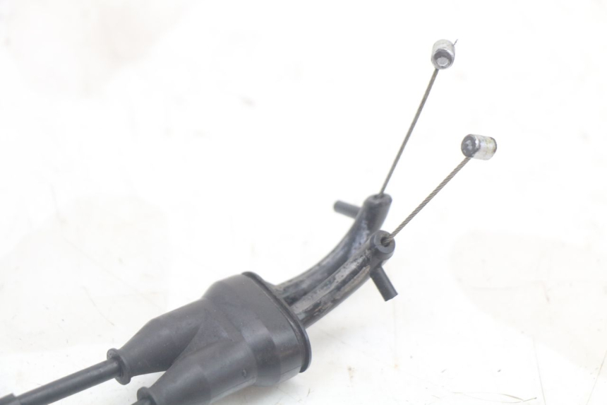 photo de CABLE ACCELERATEUR YAMAHA FZ1 FAZER 1000 (2007 - 2009) - Autre angle de vue