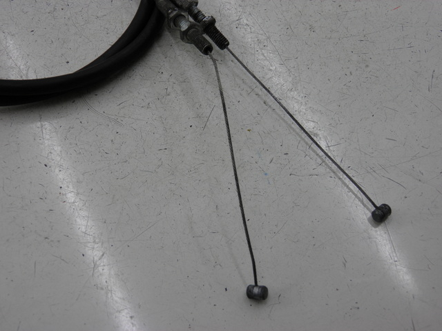photo de CABLE ACCELERATEUR YAMAHA TDM 900 (2004 - 2006) - Zoom état d’usage