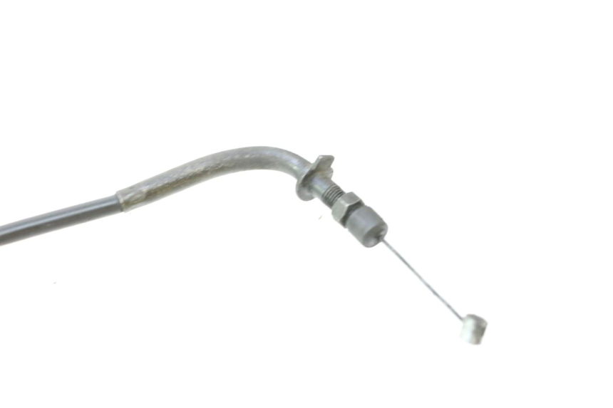 photo de CÂBLE ACCELERATEUR YAMAHA YP MAJESTY 125 (1998 - 2001) - Gros plan technique