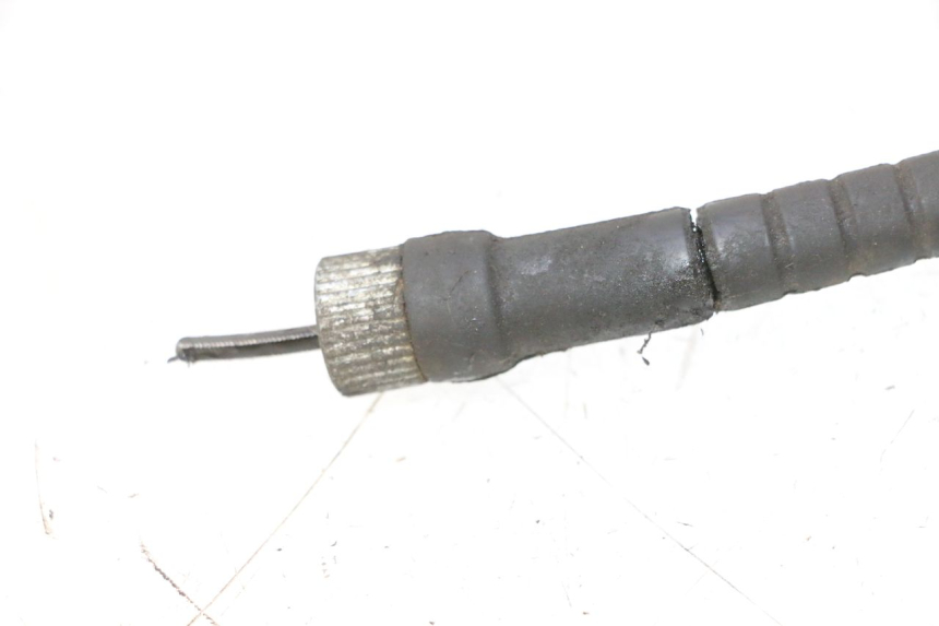 photo de CABLE COMPTEUR KYMCO AGILITY CITY 2T 50 (2008 - 2016) - Gros plan technique