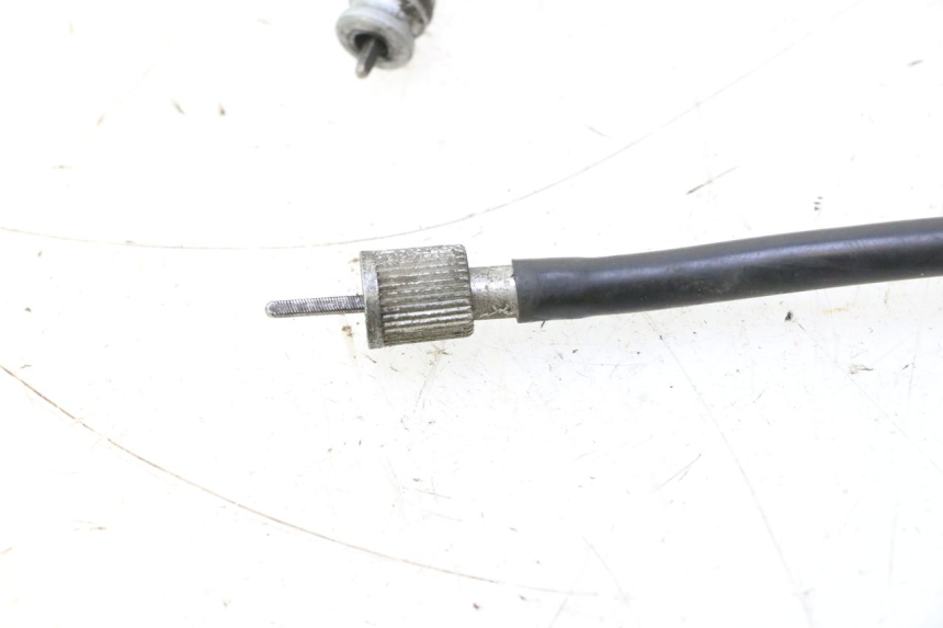 photo de CABLE COMPTEUR SUZUKI DR S 600 (1985 - 1989) - Gros plan technique
