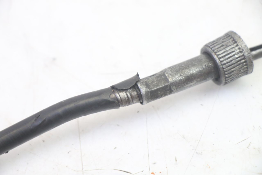 photo de CABLE COMPTEUR KAWASAKI GPZ RX 1000 (1986 - 1988) - Gros plan technique