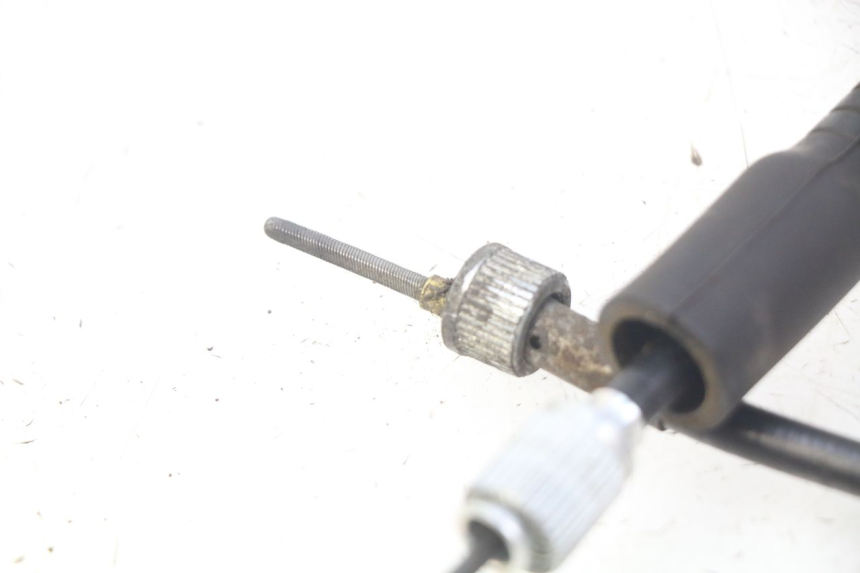 photo de CÂBLE COMPTEUR PEUGEOT KISBEE 2T 50 (2010 - 2017) - Gros plan technique