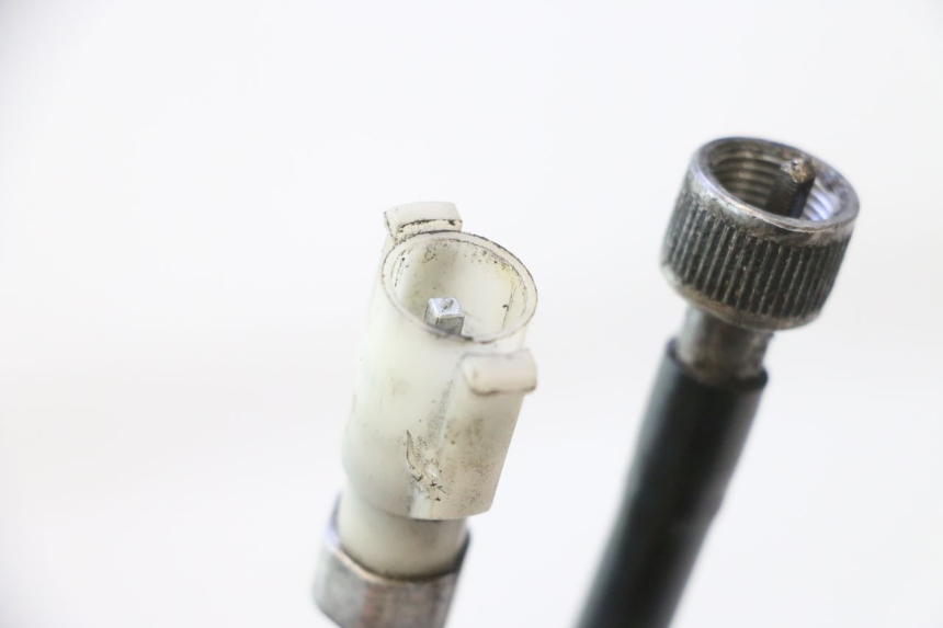 photo de CÂBLE COMPTEUR YAMAHA YP MAJESTY 125 (1998 - 2001) - Autre angle de vue
