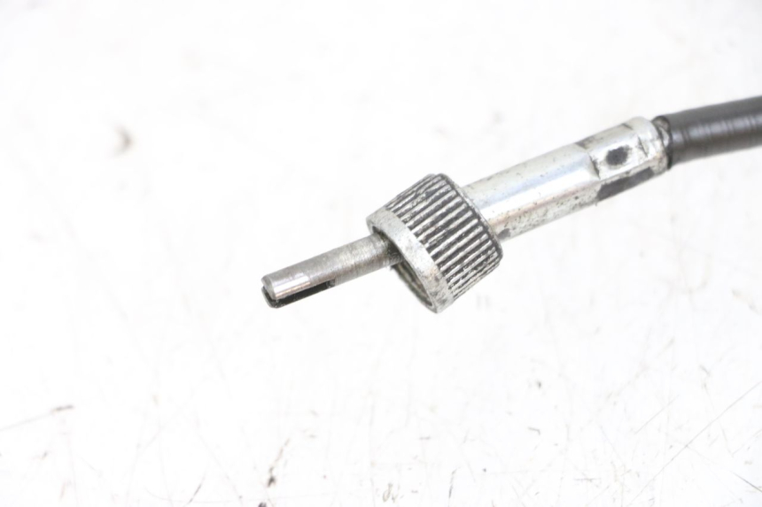 photo de CABLE COMPTEUR KAWASAKI ZR 7 750 (1999 - 2004) - Gros plan technique