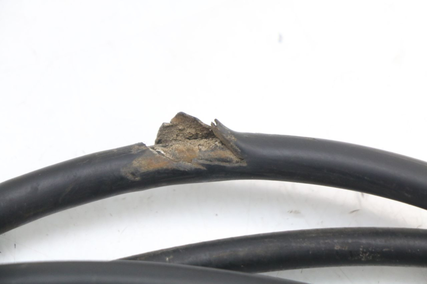 photo de CÂBLE DE FREIN ARRIÈRE EUROCKA GTR 50 (2007 - 2017) - Gros plan technique