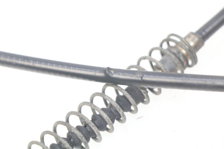 photo de CÂBLE DE FREIN ARRIÈRE SYM ORBIT 2 2T 50 (2008 - 2018) - Gros plan technique