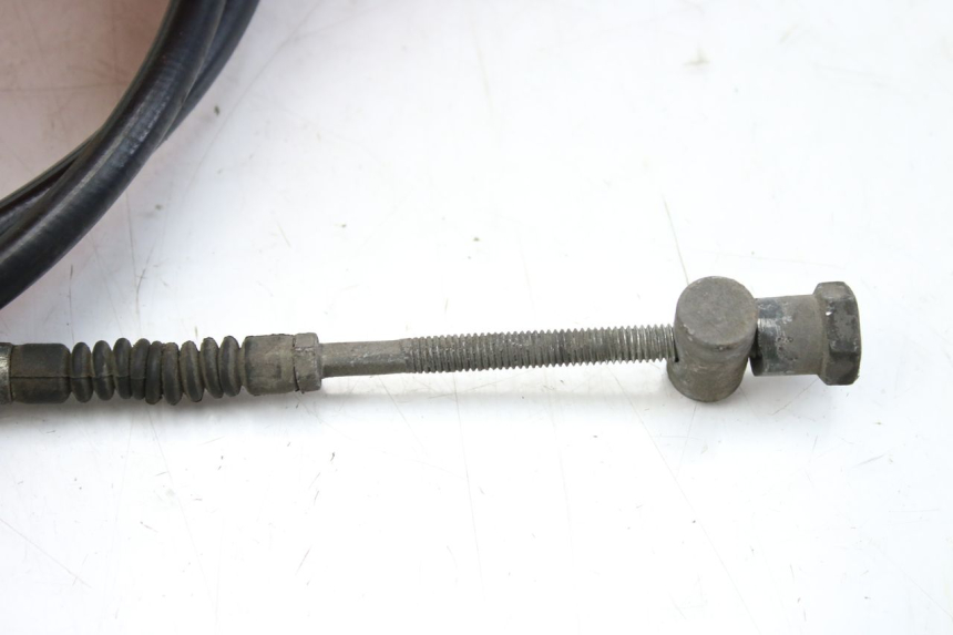 photo de CÂBLE DE FREIN ARRIÈRE KYMCO SENTO 100 (2008 - 2013) - Gros plan technique