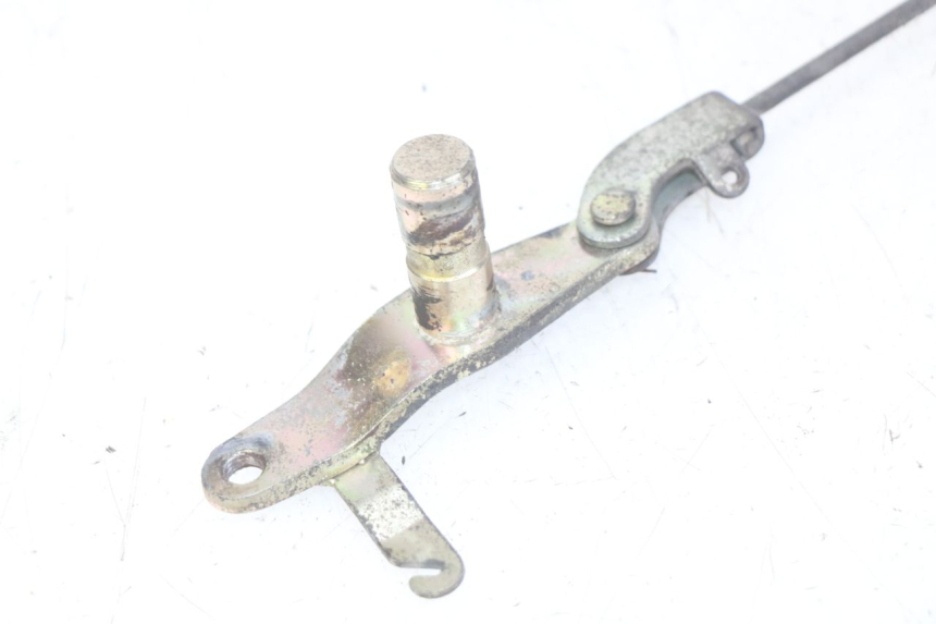 photo de CÂBLE DE FREIN ARRIÈRE DAELIM VL DAYSTAR 125 (2000 - 2011) - Gros plan technique