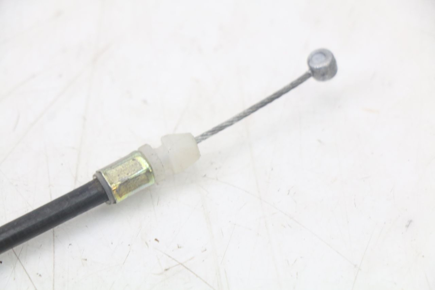 photo de CÂBLE D'OUVERTURE DE SELLE SYM FIDDLE 3 III 125 (2014 - 2020) - Gros plan technique