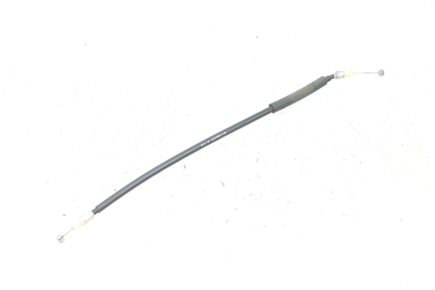 photo de CABLE OUVERTURE SELLE YAMAHA FZ6 FAZER S2 600 (2007 - 2011) - Gros plan technique
