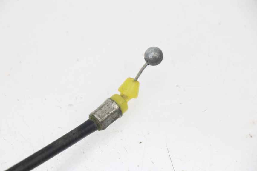 photo de CABLE OUVERTURE SELLE SUZUKI GSR 750 (2011 - 2017) - Gros plan technique