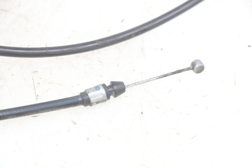 photo de CÂBLE D'OUVERTURE DE SELLE SYM GTS EFI 125 (2012 - 2016) - Gros plan technique