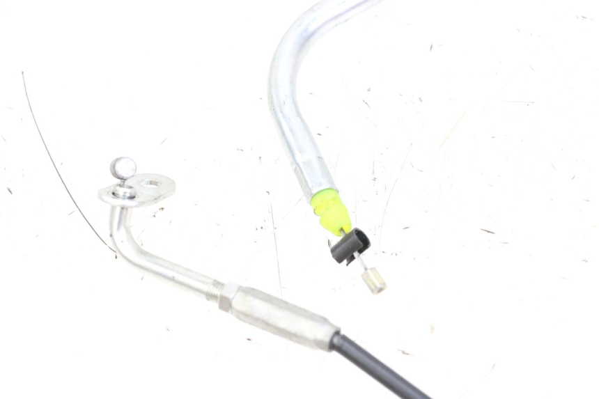 photo de CÂBLE D'OUVERTURE DE SELLE PEUGEOT KISBEE 4T 50 (2018 - 2022) - Gros plan technique