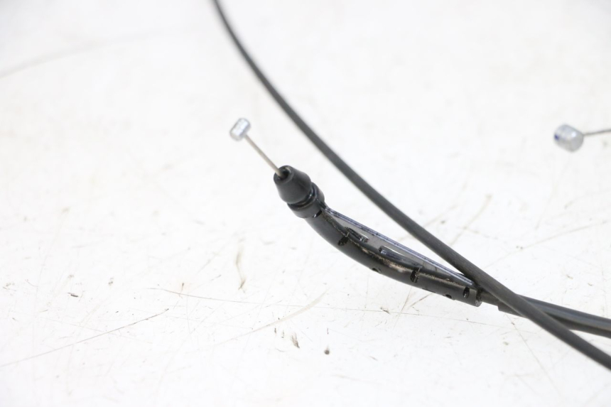 photo de CABLE OUVERTURE SELLE YAMAHA NEO'S CORE 1 (2022 - 2026) - Gros plan technique