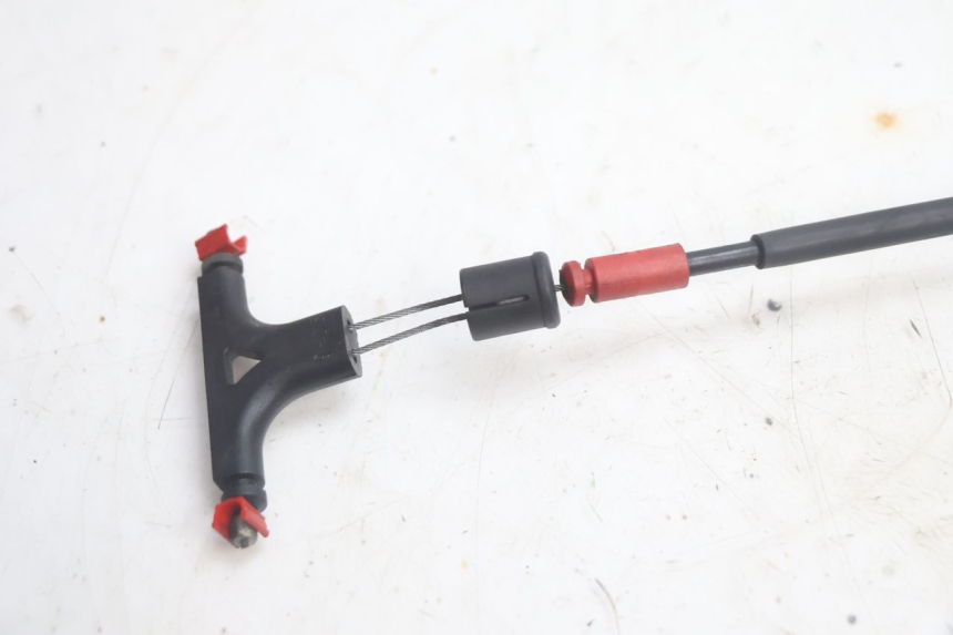 photo de CÂBLE D'OUVERTURE DE SELLE YAMAHA XMAX X-MAX 125 (2006 - 2009) - Zoom état d’usage
