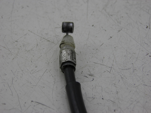 photo de CABLE OUVERTURE SELLE YAMAHA FZS FAZER 600 (1998 - 2001) - Détail de la pièce