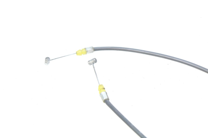 photo de CÂBLE D'OUVERTURE DE SELLE KAWASAKI ZR7 ZR-7 S 750 (1999 - 2004) - Gros plan technique