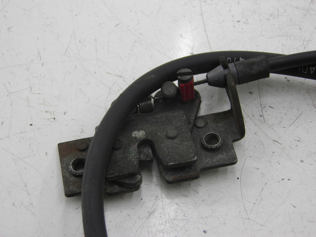 photo de CABLE TRAPPE ESSENCE HONDA FES PANTHEON 125 (2003 - 2007) - Autre angle de vue