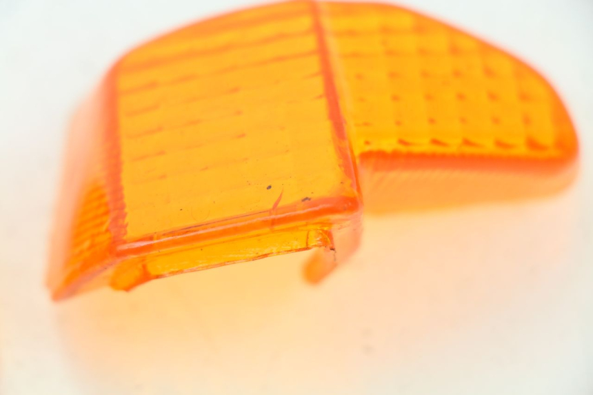 photo de CABOCHON CLIGNOTANT ARRIERE YAMAHA BW'S 50 (1999 - 2003) - Autre angle de vue