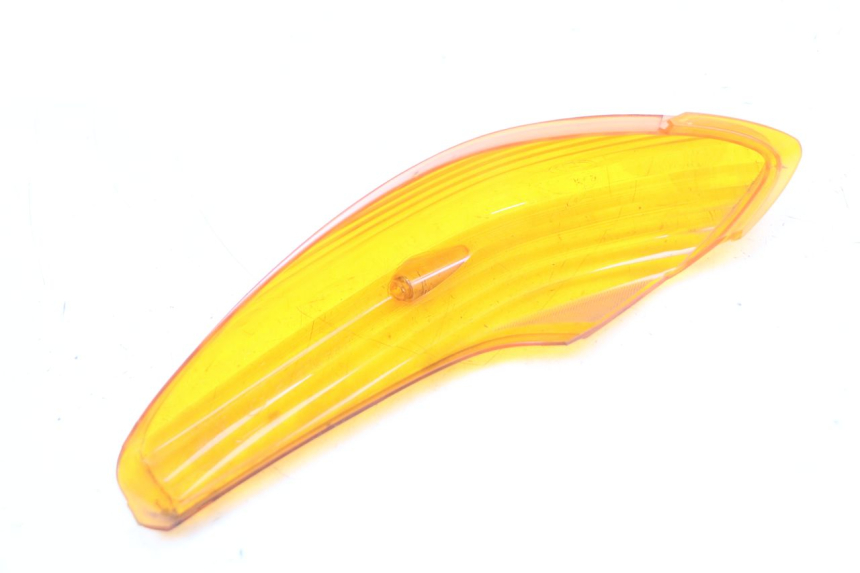 photo de CABOCHON CLIGNOTANT ARRIERE DROIT HONDA NES AROBASE 125 (2000 - 2003) - Gros plan technique