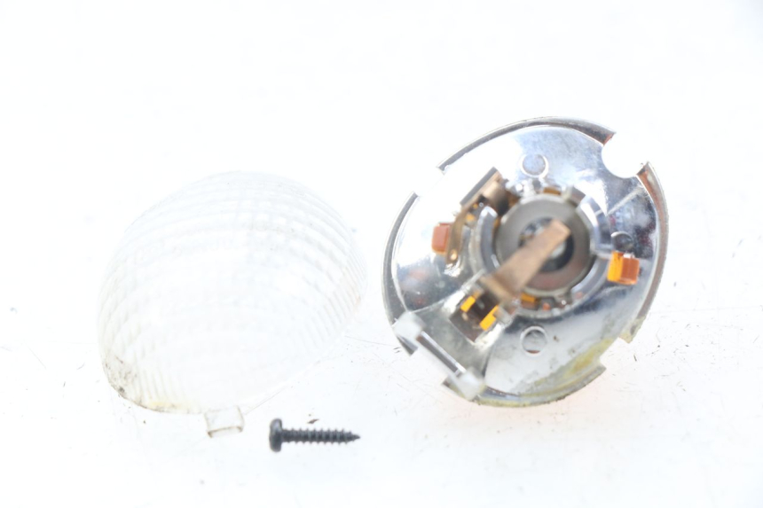 photo de CABOCHON CLIGNOTANT ARRIERE DROIT PEUGEOT LUDIX 50 (2008 - 2017) - Détail de la pièce