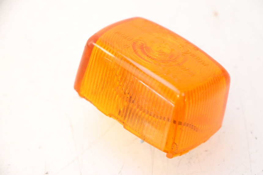 photo de CABOCHON CLIGNOTANT ARRIERE DROIT YAMAHA SLIDER 50 (1999 - 2004) - Autre angle de vue