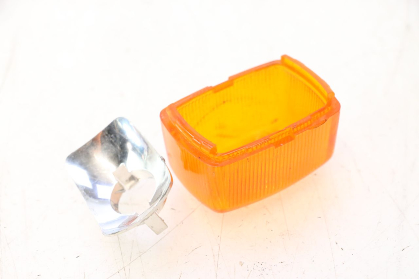 photo de CABOCHON CLIGNOTANT ARRIERE DROIT YAMAHA SLIDER 50 (1999 - 2004) - État de surface