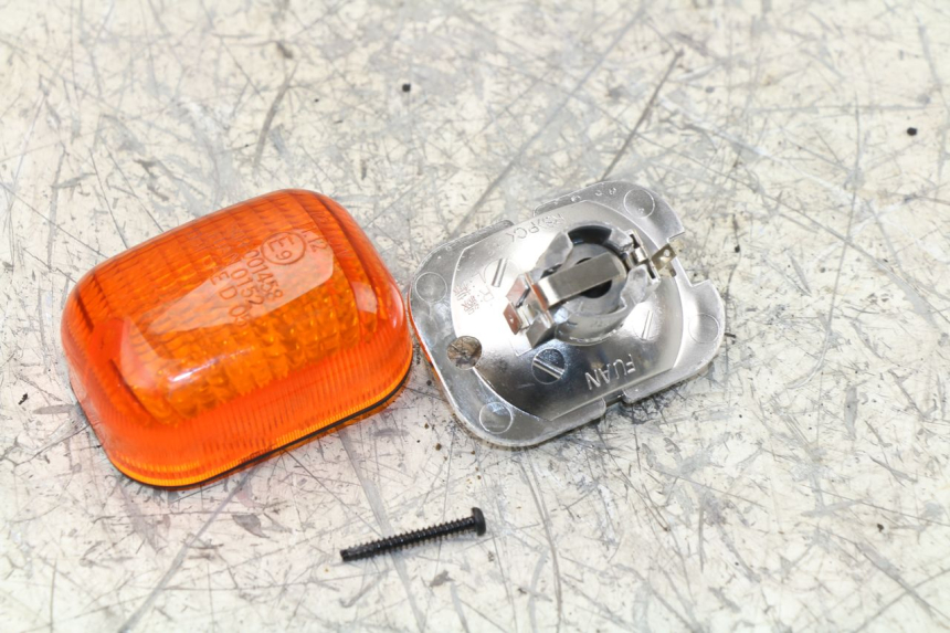 photo de CABOCHON CLIGNOTANT ARRIERE DROIT YAMAHA BW'S BWS 125 (2010 - 2013) - Détail de la pièce