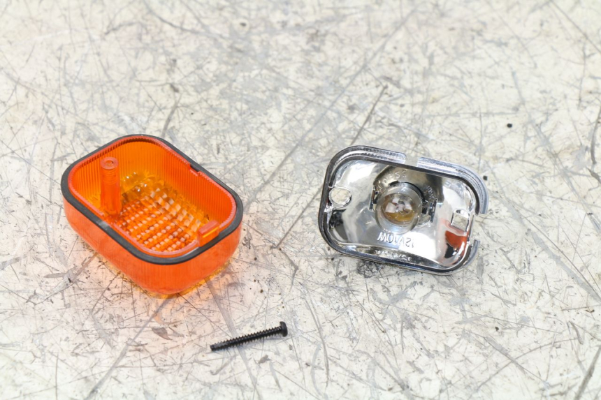 photo de CABOCHON CLIGNOTANT ARRIERE DROIT YAMAHA BW'S BWS 125 (2010 - 2013) - Zoom état d’usage