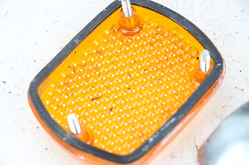 photo de Rear left turn signal lens HONDA CA REBEL 125 (1995 - 2001) - Zoom état d’usage