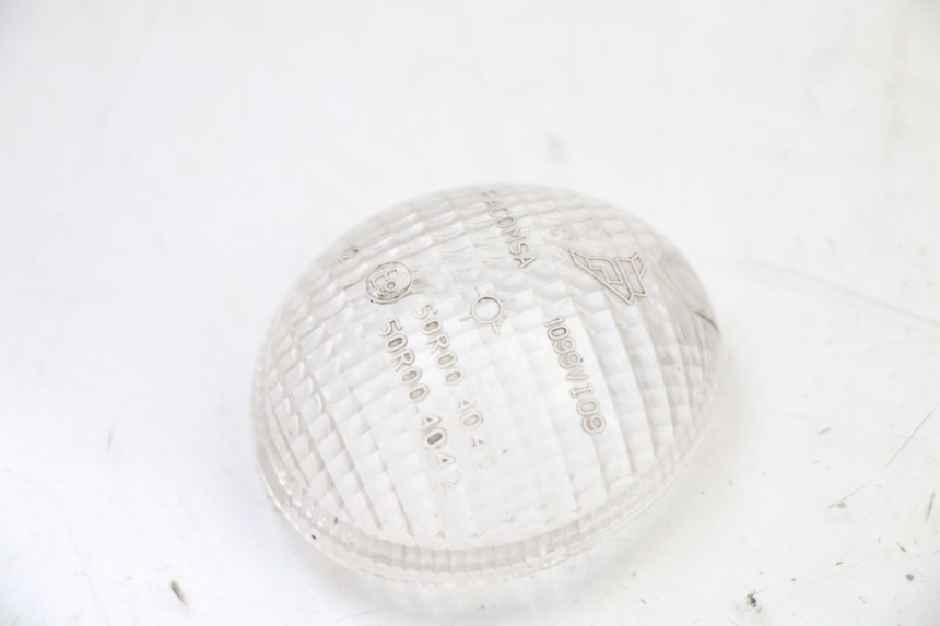 photo de CABOCHON CLIGNOTANT ARRIERE GAUCHE PEUGEOT TREKKER TKR 50 (2005 - 2014) - Détail de la pièce