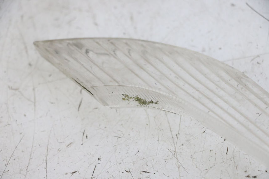 photo de CABOCHON CLIGNOTANT AVANT DROIT PEUGEOT VIVACITY NEW 2T 50 (2008 - 2017) - Points de fixation