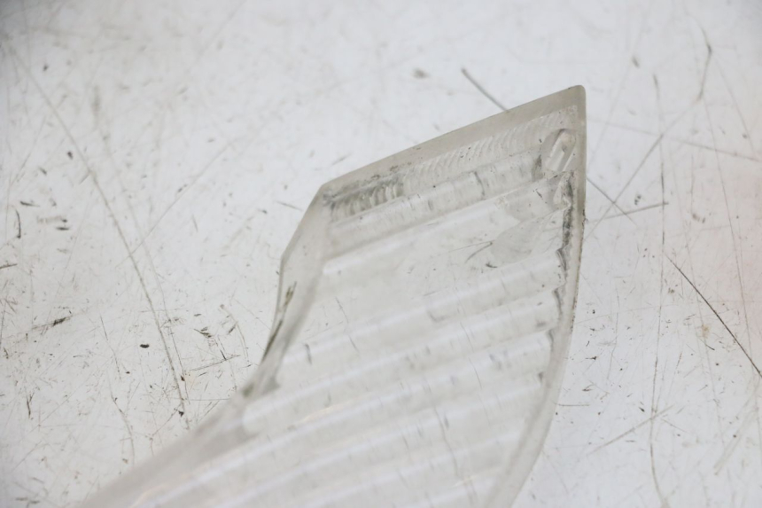 photo de CABOCHON CLIGNOTANT AVANT DROIT PEUGEOT VIVACITY NEW 2T 50 (2008 - 2017) - État de surface