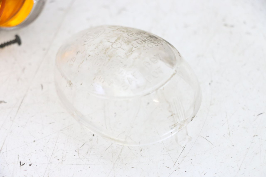 photo de CABOCHON CLIGNOTANT AVANT GAUCHE YAMAHA BW'S EASY 50 (2013 - 2016) - Points de fixation