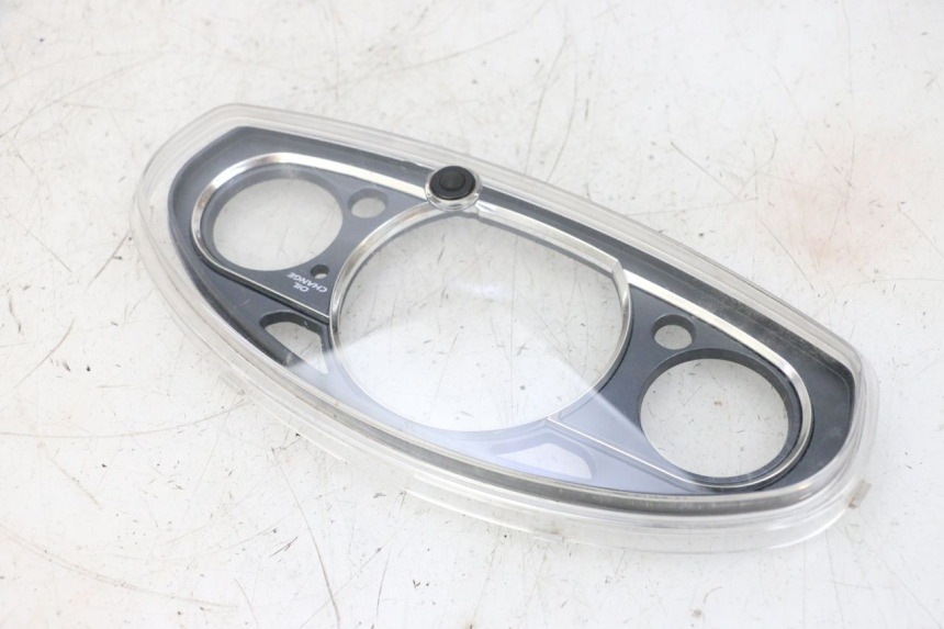 photo de CABOCHON COMPTEUR SUZUKI BURGMAN 125 (2007 - 2014) - Autre angle de vue