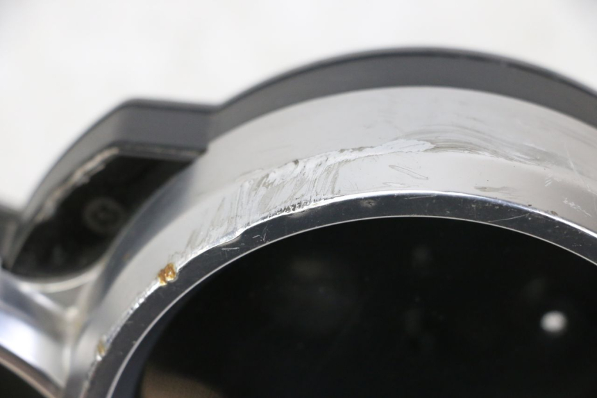 photo de CABOCHON COMPTEUR YAMAHA FJR ABS 1300 (2006 - 2012) - Points de fixation