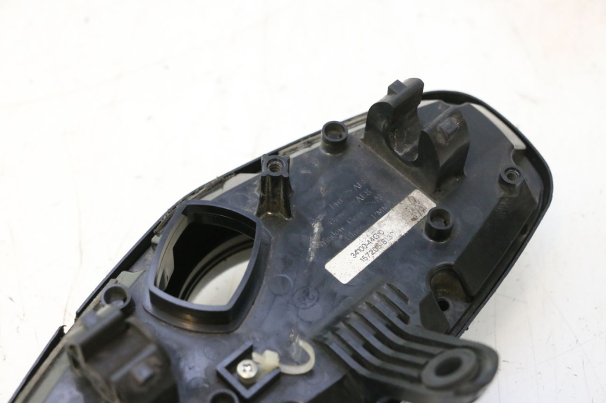 photo de CABOCHON COMPTEUR SUZUKI GSR 600 (2005 - 2012) - Gros plan technique