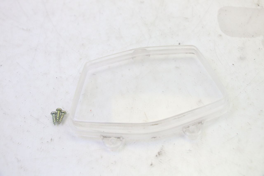 photo de CABOCHON COMPTEUR PEUGEOT KISBEE 4T 50 (2018 - 2022) - Zoom état d’usage