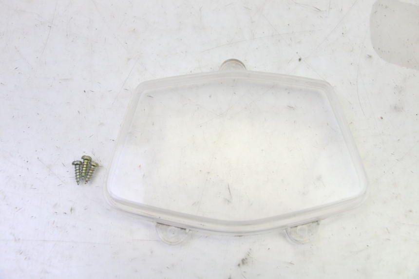 photo de CABOCHON COMPTEUR PEUGEOT KISBEE 4T 50 (2018 - 2022) - Autre angle de vue