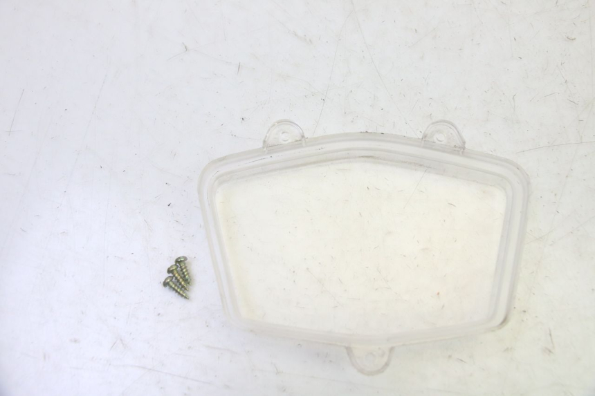 photo de CABOCHON COMPTEUR PEUGEOT KISBEE 4T 50 (2018 - 2022) - Gros plan technique