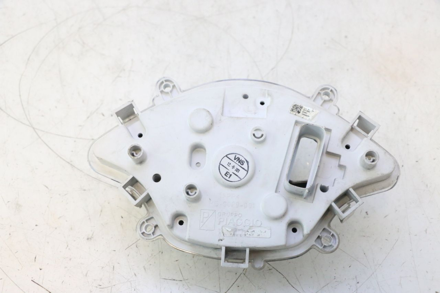 photo de CABOCHON COMPTEUR PIAGGIO LIBERTY IGET 4T 50 (2021 - 2025) - État de surface