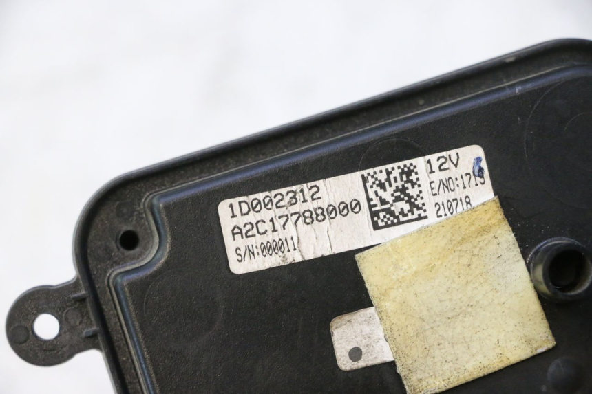 photo de CABOCHON COMPTEUR PIAGGIO NRG POWER PUREJET 50 (2018 - 2021) - Points de fixation