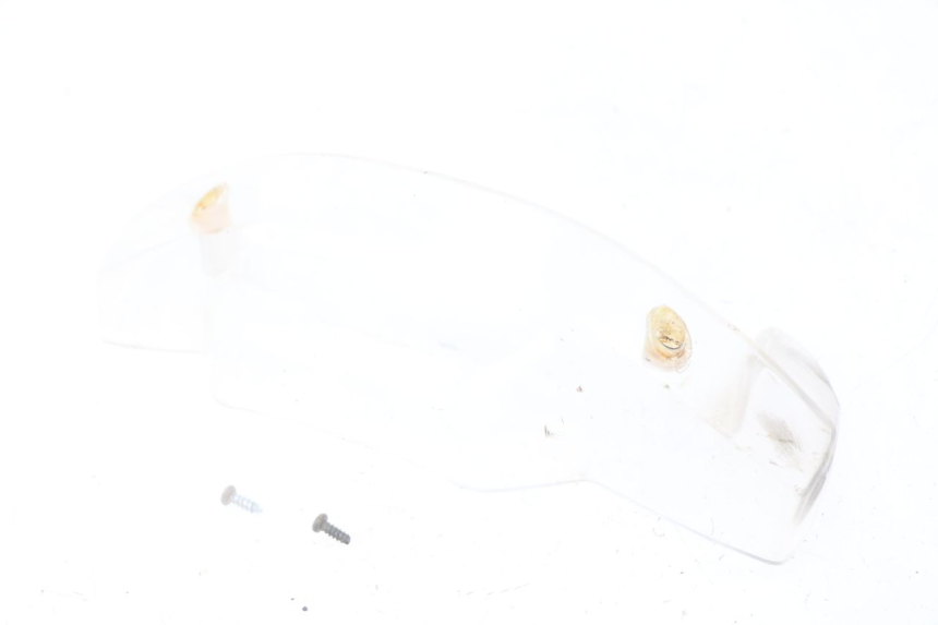 photo de CABOCHON FEU ARRIERE YAMAHA BW'S 50 (1999 - 2003) - Gros plan technique