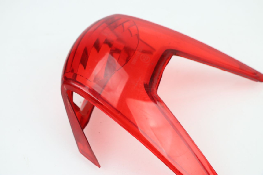 photo de CABOCHON FEU ARRIERE REVATTO FUTURA GT 125 (2006 - 2008) - Gros plan technique