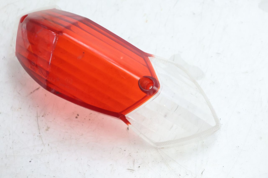 photo de CABOCHON FEU ARRIERE PEUGEOT KISBEE 2T 50 (2010 - 2017) - Zoom état d’usage