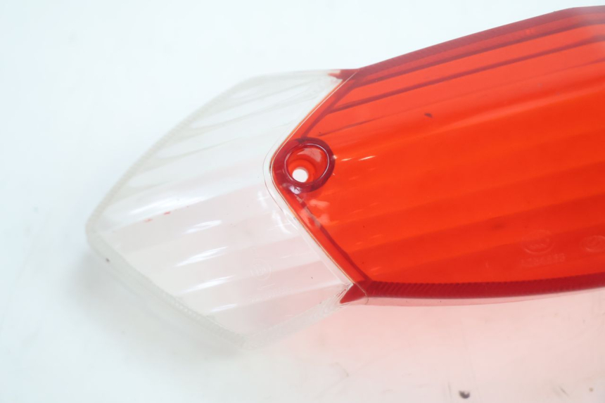 photo de CABOCHON FEU ARRIERE PEUGEOT KISBEE 4T 50 (2010 - 2017) - Détail de la pièce